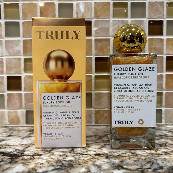 TRULY Other - Truly Golden Glaze Luxury Body Oil - 90mL